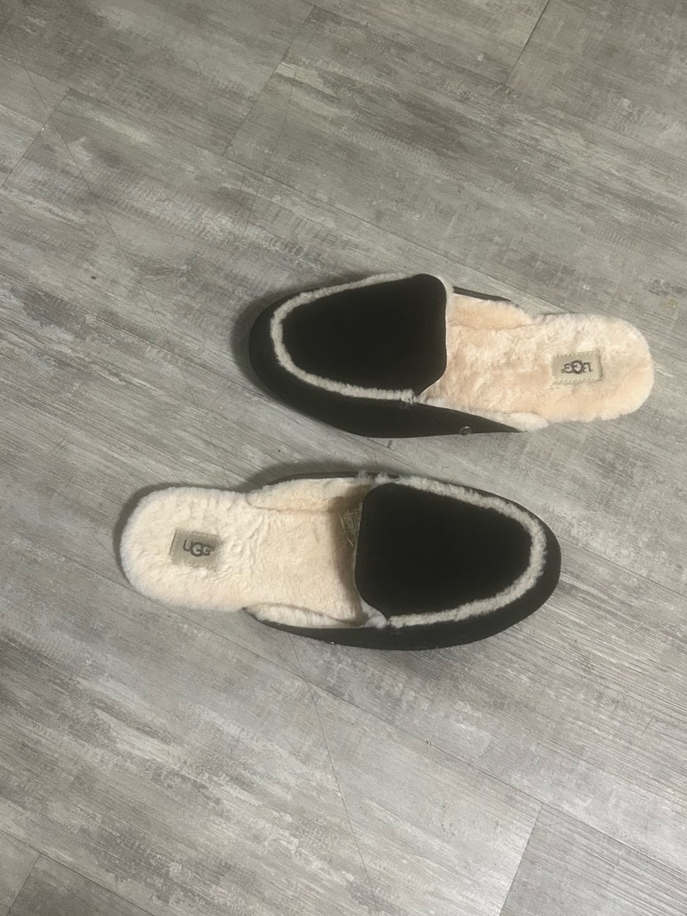 UGG Lane Women’s Suede/Sheepskin Slippers Size 9 - Picture 2 of 6